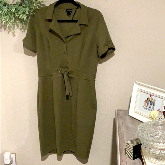 Classy pencil dress. - Picture 1 of 3